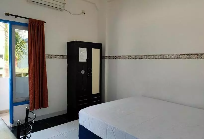 Hotelli Oyo 93412 Kost Irma Syariah