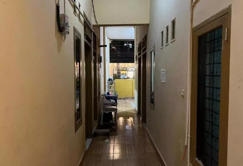 Hotelli Oyo 93412 Kost Irma Syariah