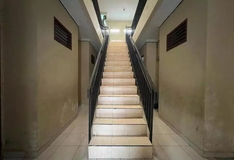 Hotelli Oyo 93412 Kost Irma Syariah