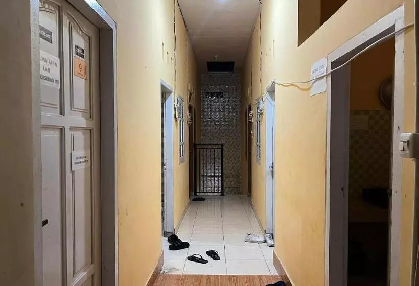 Hotelli Oyo 93412 Kost Irma Syariah