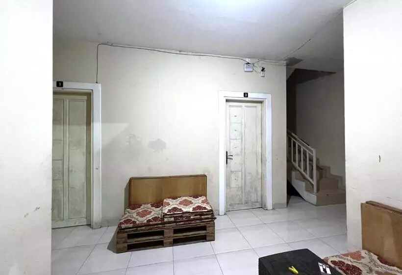 Hotelli Oyo 93412 Kost Irma Syariah