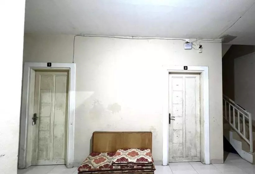 Hotelli Oyo 93412 Kost Irma Syariah