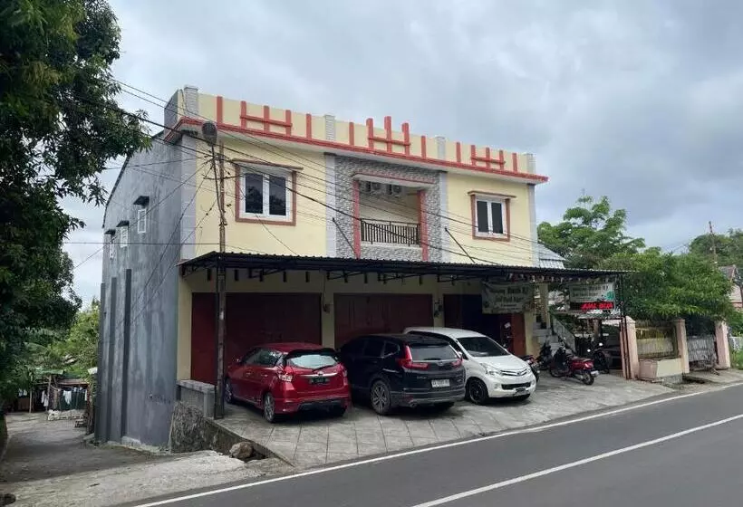 Hotelli Oyo 93412 Kost Irma Syariah