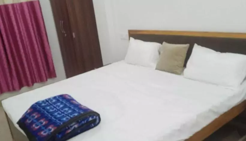 Super Hotel O Samne Ghat Ganga Formerly Hotel Heritage