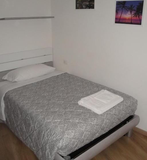 Pension (Hôtel basse catégorie) Da. Ni. To.s