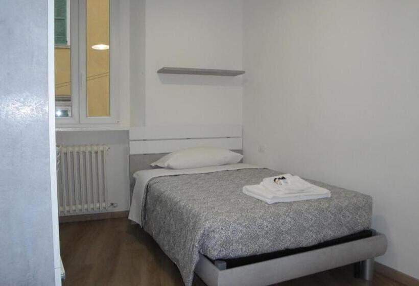 Pension (Hôtel basse catégorie) Da. Ni. To.s