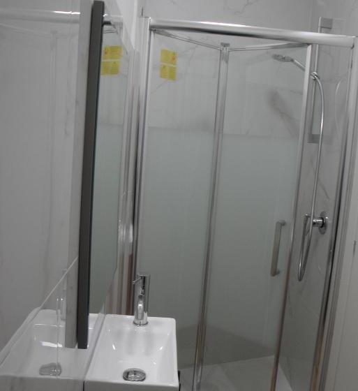 Pension (Hôtel basse catégorie) Da. Ni. To.s