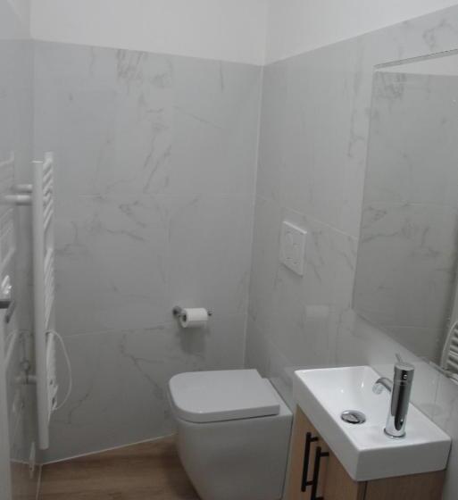 Pension (Hôtel basse catégorie) Da. Ni. To.s