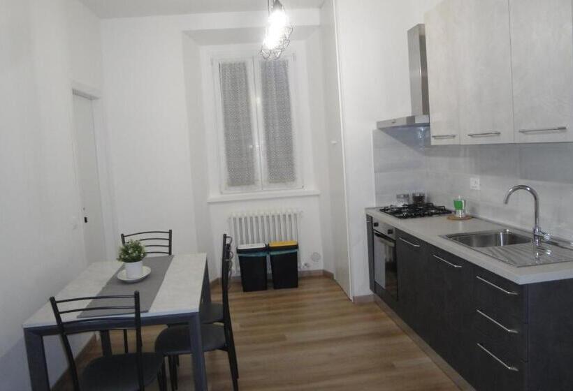 Pension (Hôtel basse catégorie) Da. Ni. To.s