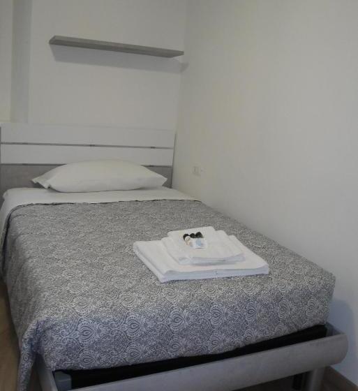 Pension (Hôtel basse catégorie) Da. Ni. To.s