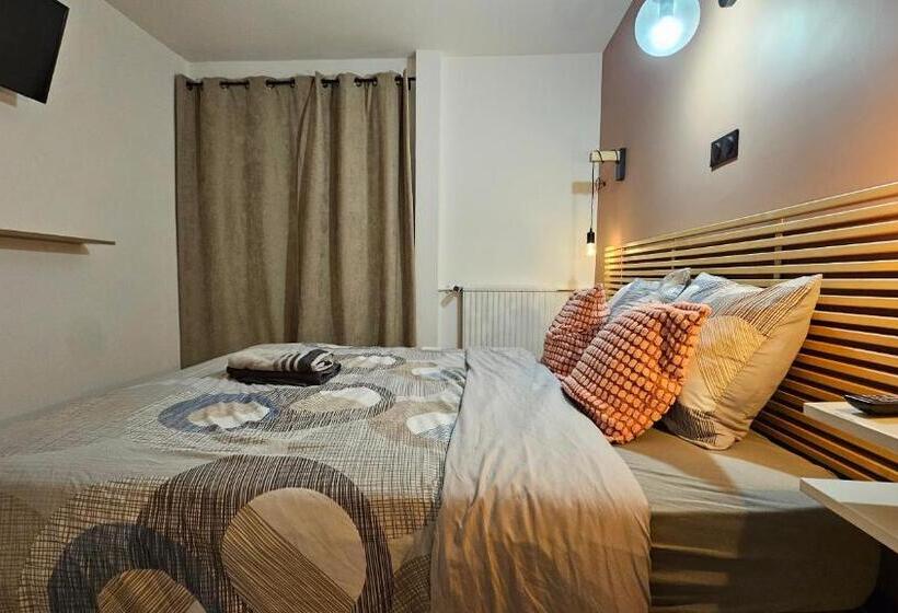 بنسيون Maison Des Voyageurs Cerise   Paris Orly