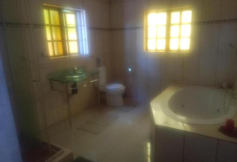 Пансион Nteto Guest House