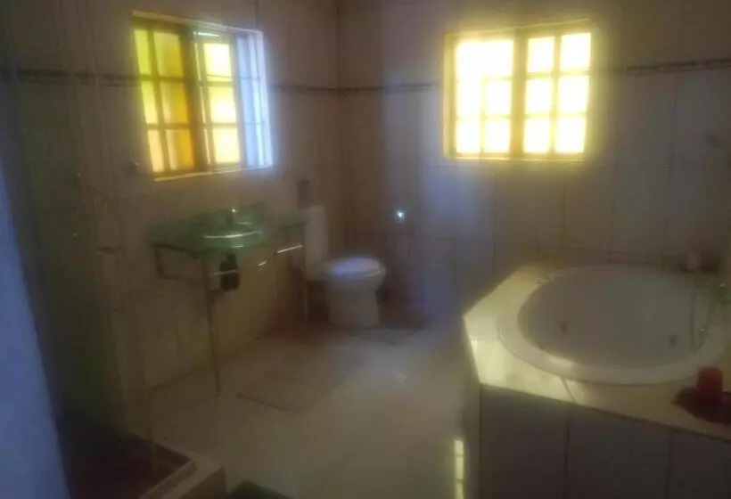 ペンション Nteto Guest House
