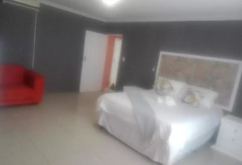 ペンション Nteto Guest House