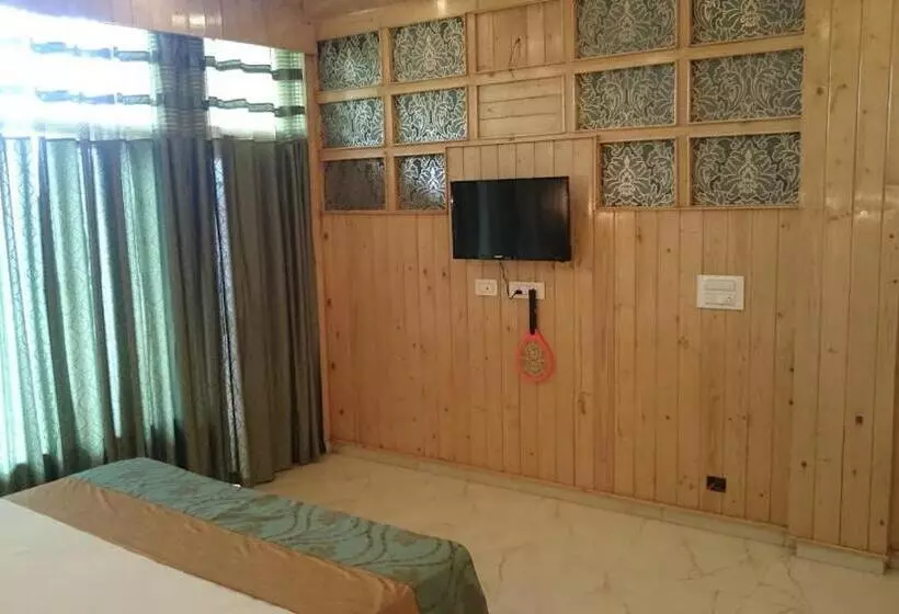 Rustic Villa, Hotel & Restaurant   Luxury Rooms Available