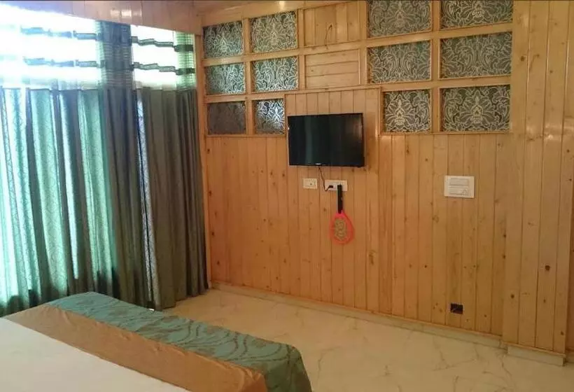 Rustic Villa, Hotel & Restaurant   Luxury Rooms Available