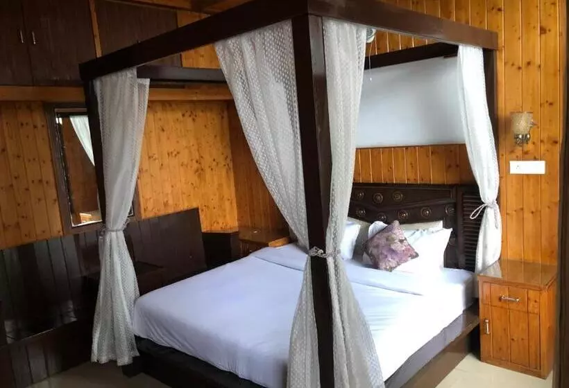 Rustic Villa, Hotel & Restaurant   Luxury Rooms Available