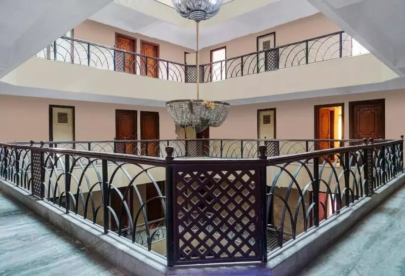 Spot On Hotel Akash Lodge