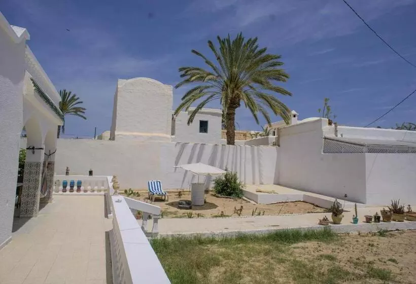 Retkeilymaja Wostel Djerba