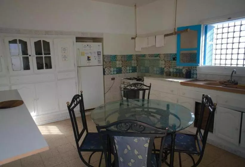 Retkeilymaja Wostel Djerba