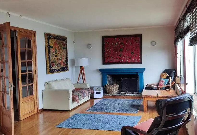 تختخواب و صبحانه Buenavida Hostel, Habitación Amplia Con Baño En Suite Y Vista Al Mar