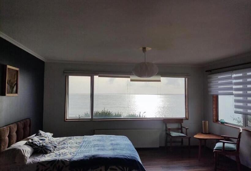 Bed & Breakfast Buenavida Hostel, Habitación Amplia Con Baño En Suite Y Vista Al Mar