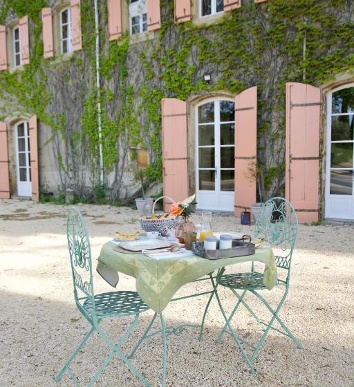 Chambre D Hôtes Insolite Lit Rond B&b Proche Avignon Orange Château De Sienne Piscine Rivière