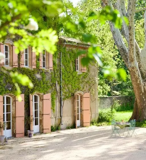 Chambre D Hôtes Insolite Lit Rond B&b Proche Avignon Orange Château De Sienne Piscine Rivière