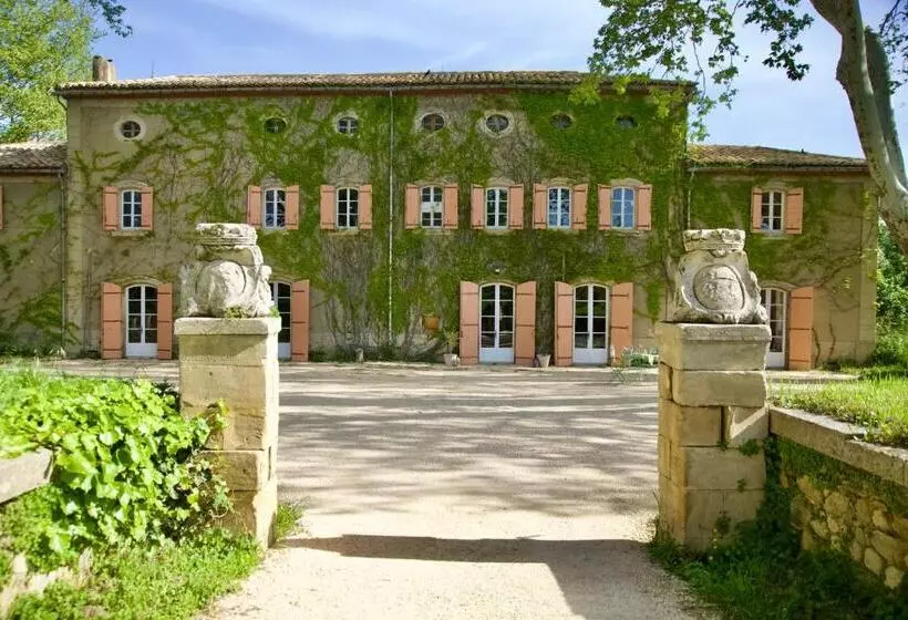 Chambre D Hôtes Insolite Lit Rond B&b Proche Avignon Orange Château De Sienne Piscine Rivière