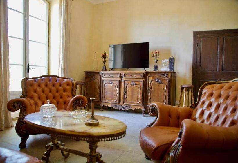 Chambre D Hôtes Insolite Lit Rond B&b Proche Avignon Orange Château De Sienne Piscine Rivière