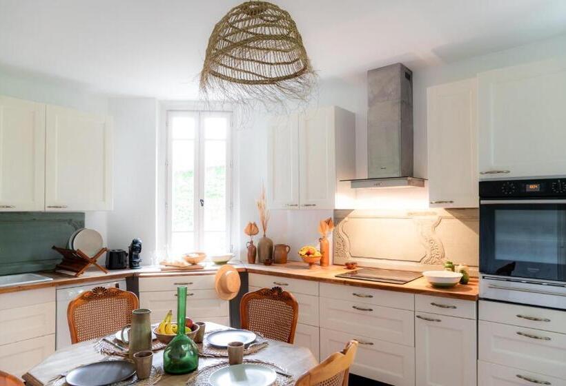 Chambre D Hôtes Insolite Lit Rond B&b Proche Avignon Orange Château De Sienne Piscine Rivière