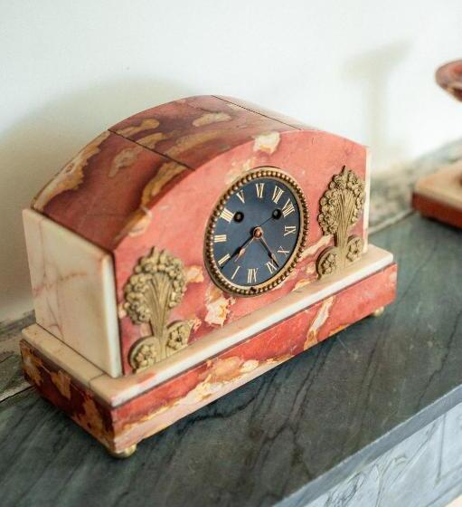 Chambre D Hôtes Insolite Lit Rond B&b Proche Avignon Orange Château De Sienne Piscine Rivière