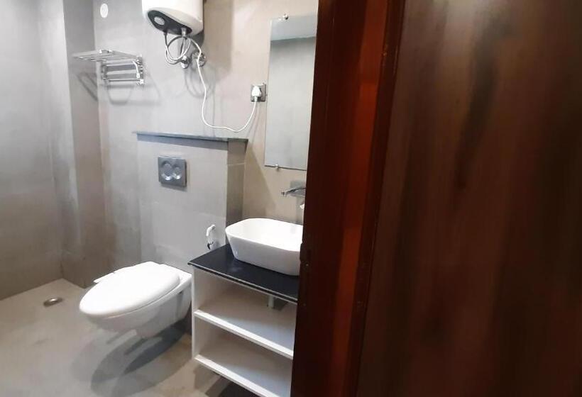 Отель Blest Park