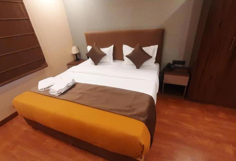 Отель Blest Park