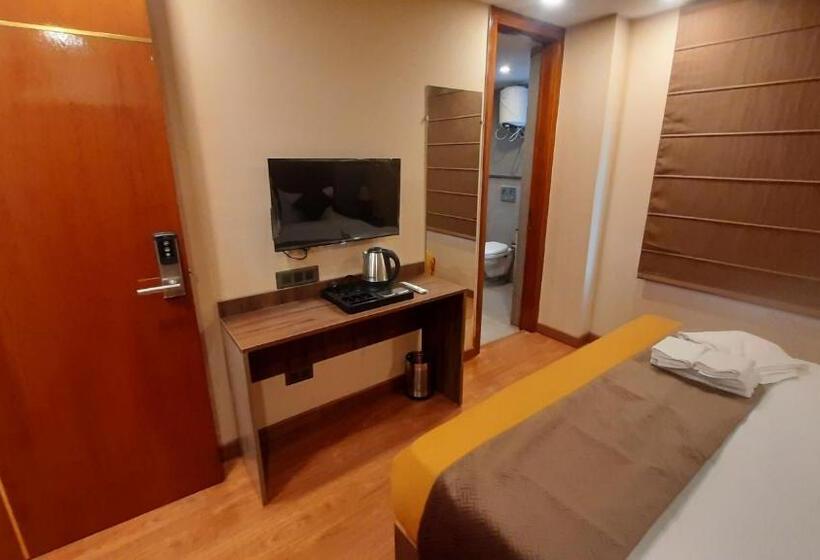 Отель Blest Park