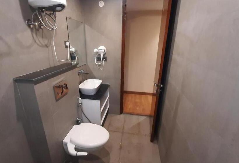 Отель Blest Park