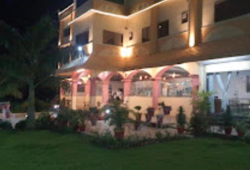 בית מלון כפרי Chhattisgarh Palace, Rajnandgaon