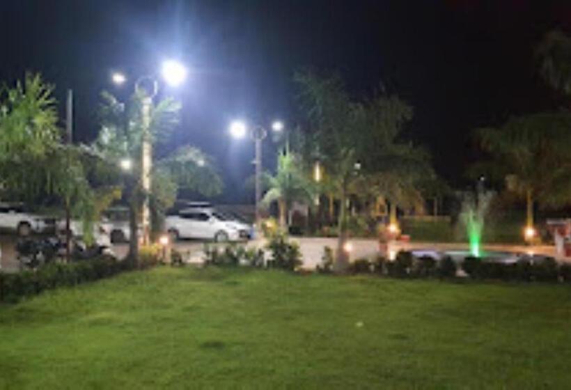 בית מלון כפרי Chhattisgarh Palace, Rajnandgaon