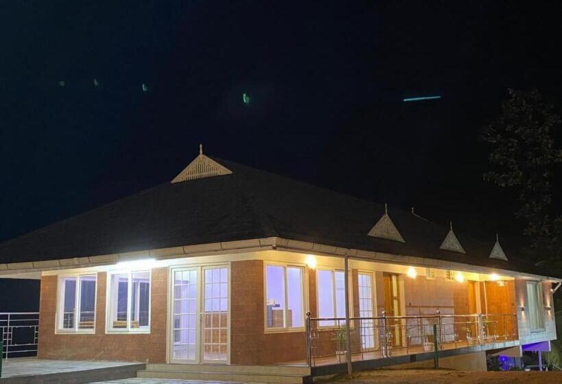 فندق Earth Lounge Resort