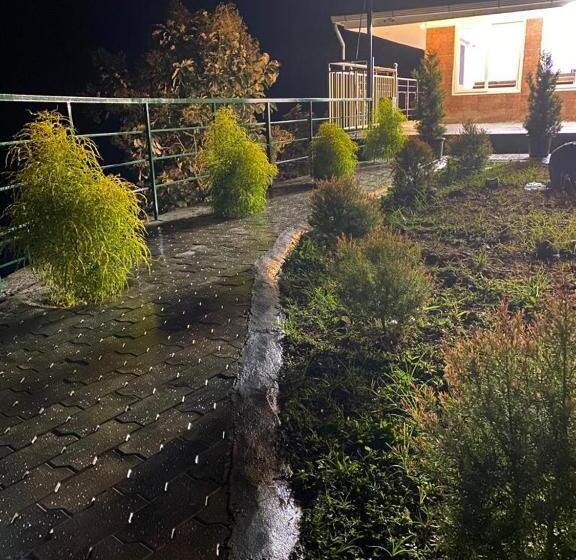 فندق Earth Lounge Resort