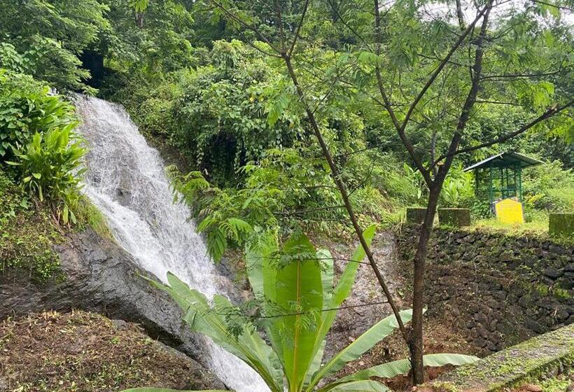 فندق Earth Lounge Resort