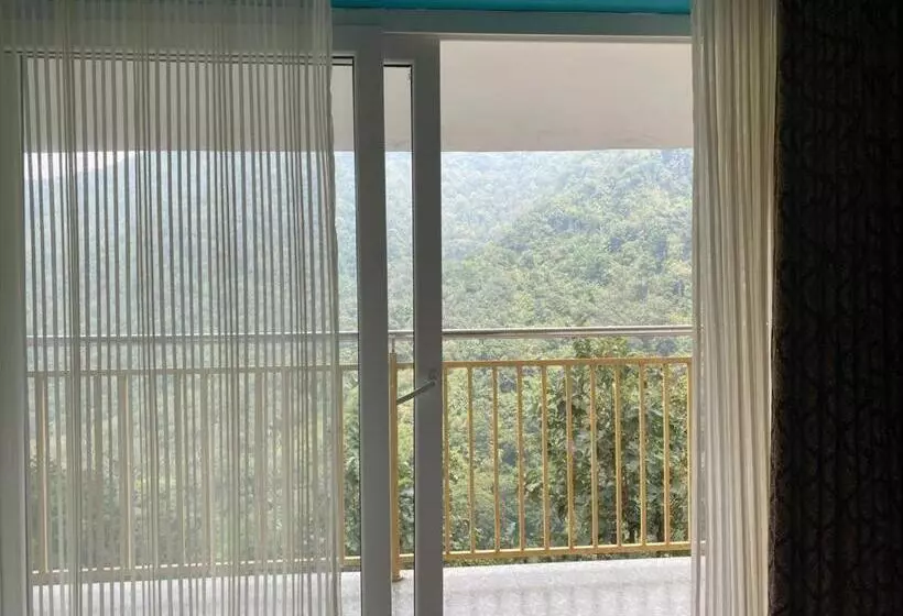 Hotelli Earth Lounge Resort