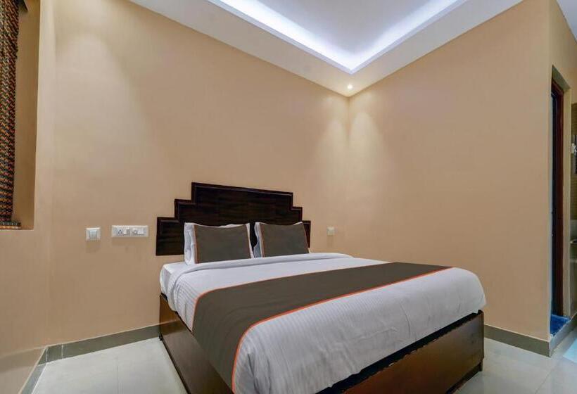 Hotel Oyo Flagship Classique Inn Farm Stay