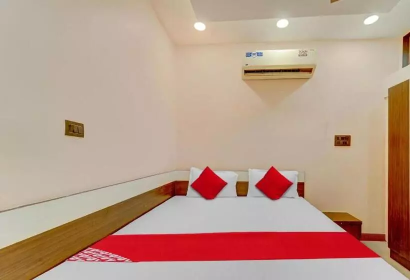 ホテル Oyo Flagship Relax Inn