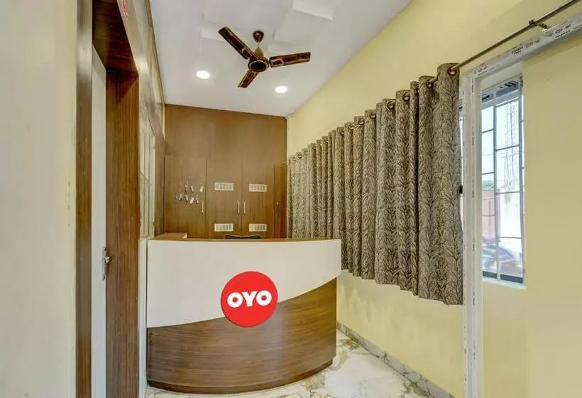 ホテル Oyo Flagship Relax Inn