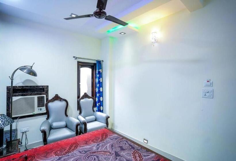 בית מלון כפרי Pacific Grand