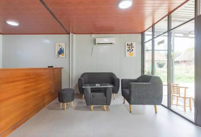 Hotelli Reddoorz Container @ Teras Cimanuk Garut