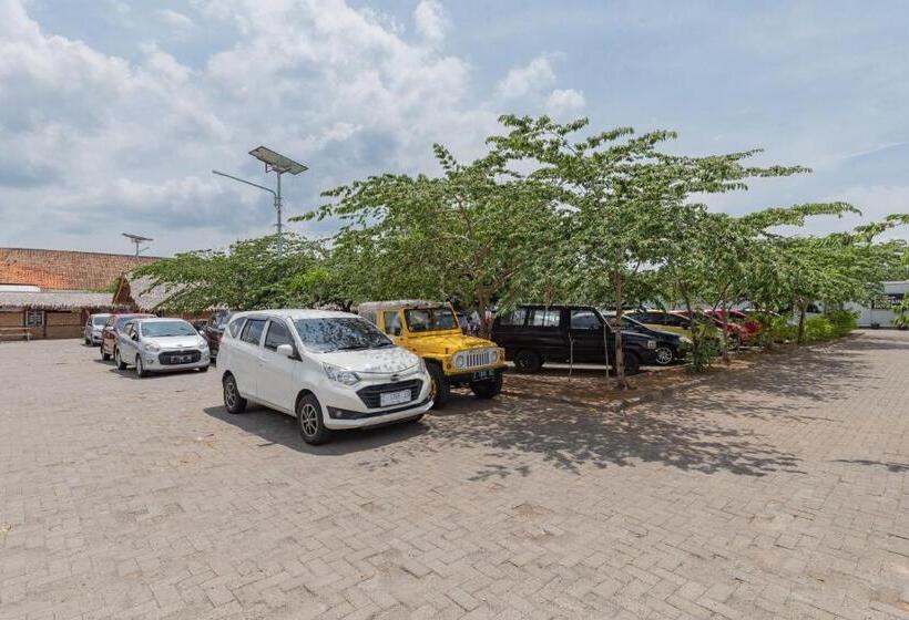 Szálloda Reddoorz Container @ Teras Cimanuk Garut