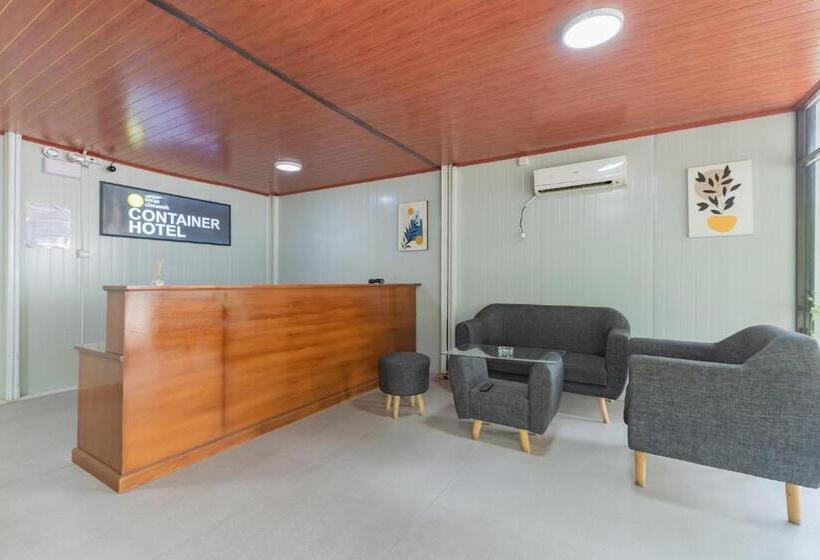 Szálloda Reddoorz Container @ Teras Cimanuk Garut