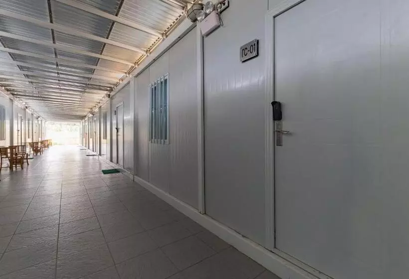 Hotelli Reddoorz Container @ Teras Cimanuk Garut